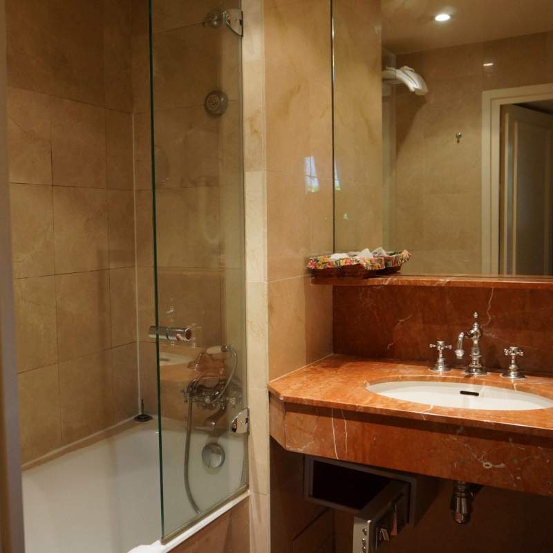 Salle de bain Chambre Standards Relais Médicis